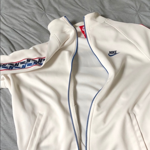 Nike jacket - Picture 4 of 7